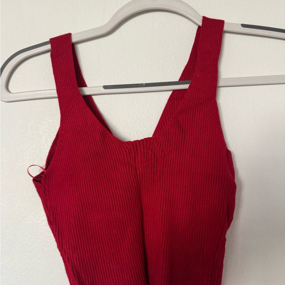 Stylish Red Ribbed Top - Picture 3 of 3